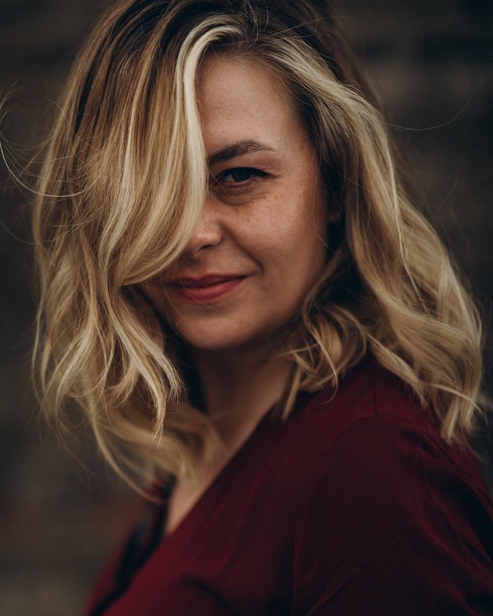 Julia portrait in Dublin — Georgian streets, natural light