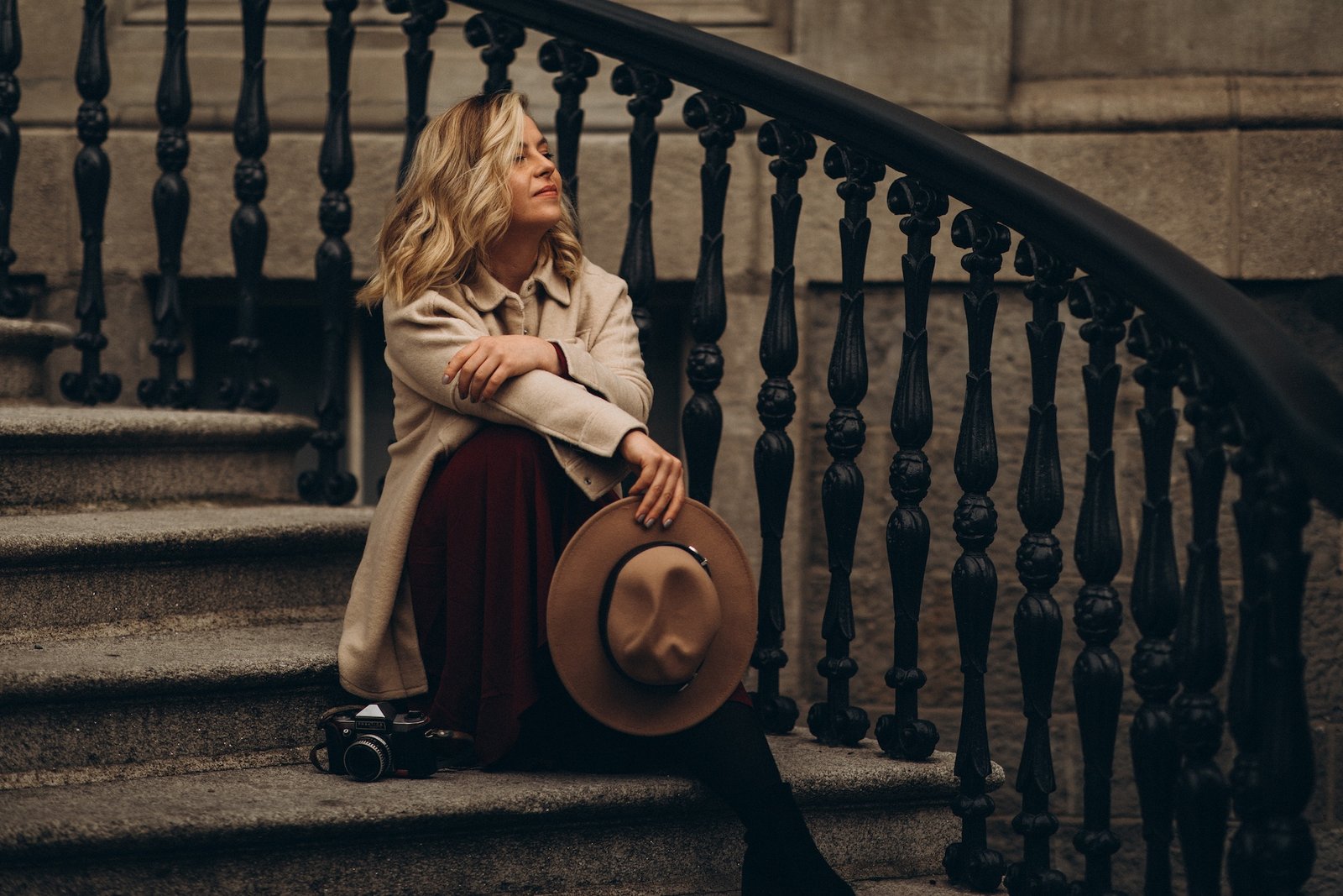 Portrait session in Dublin city — Georgian streets, natural light