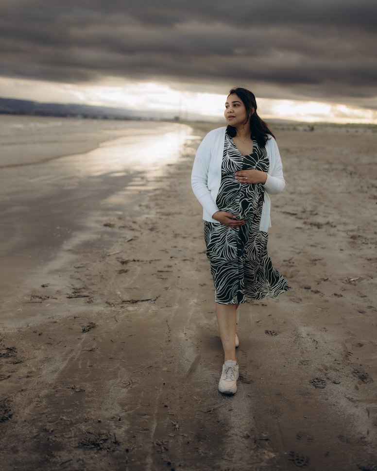 Maternity photography Bull Island Dublin — sea light and open sky