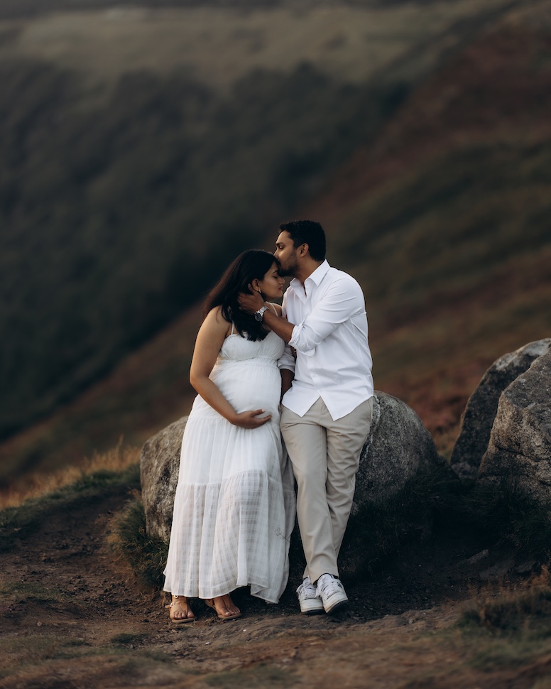 Maternity session — golden hour portrait